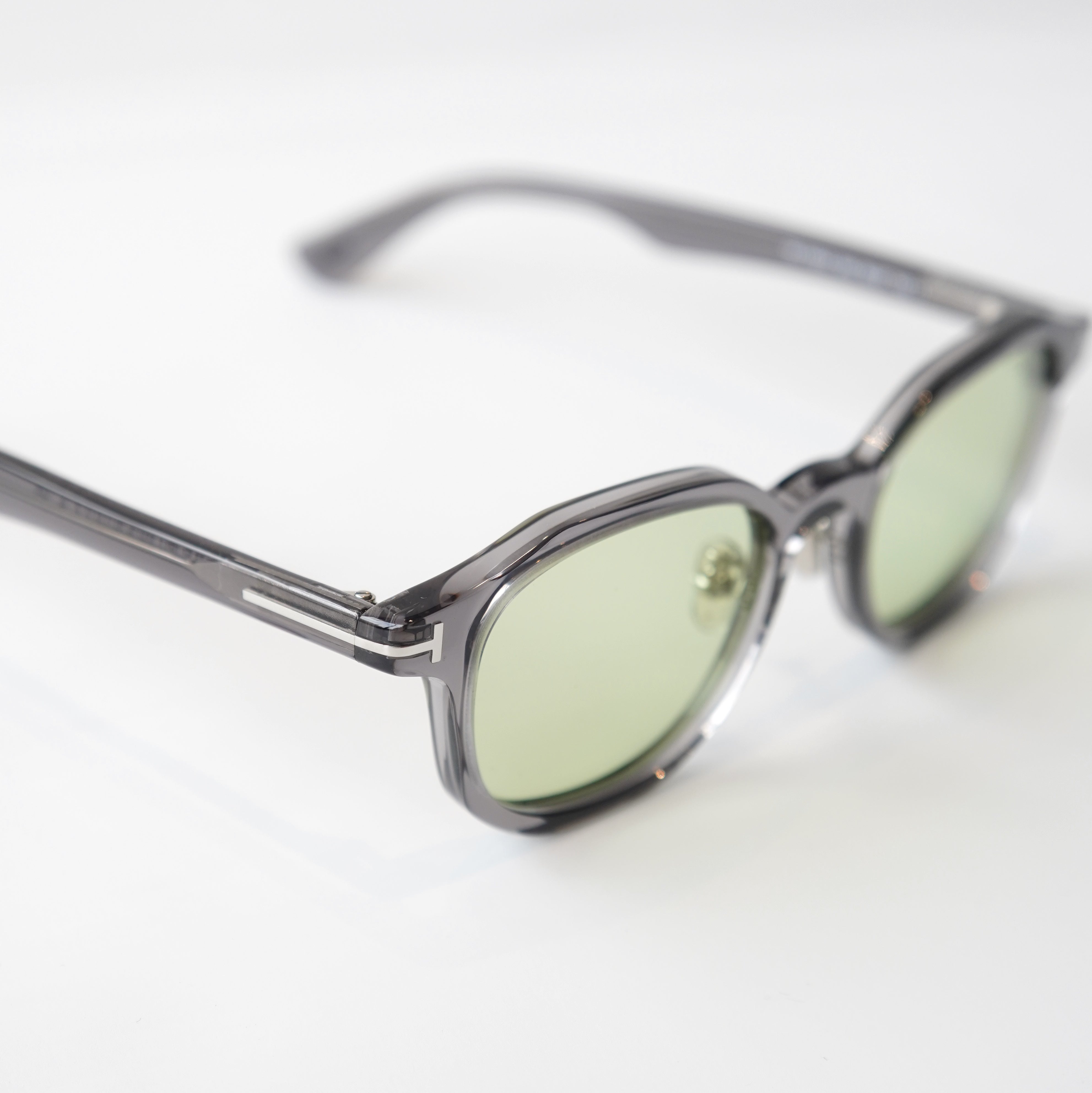 TOM FORD / Sunglasses FT1149-D – ESSEVE