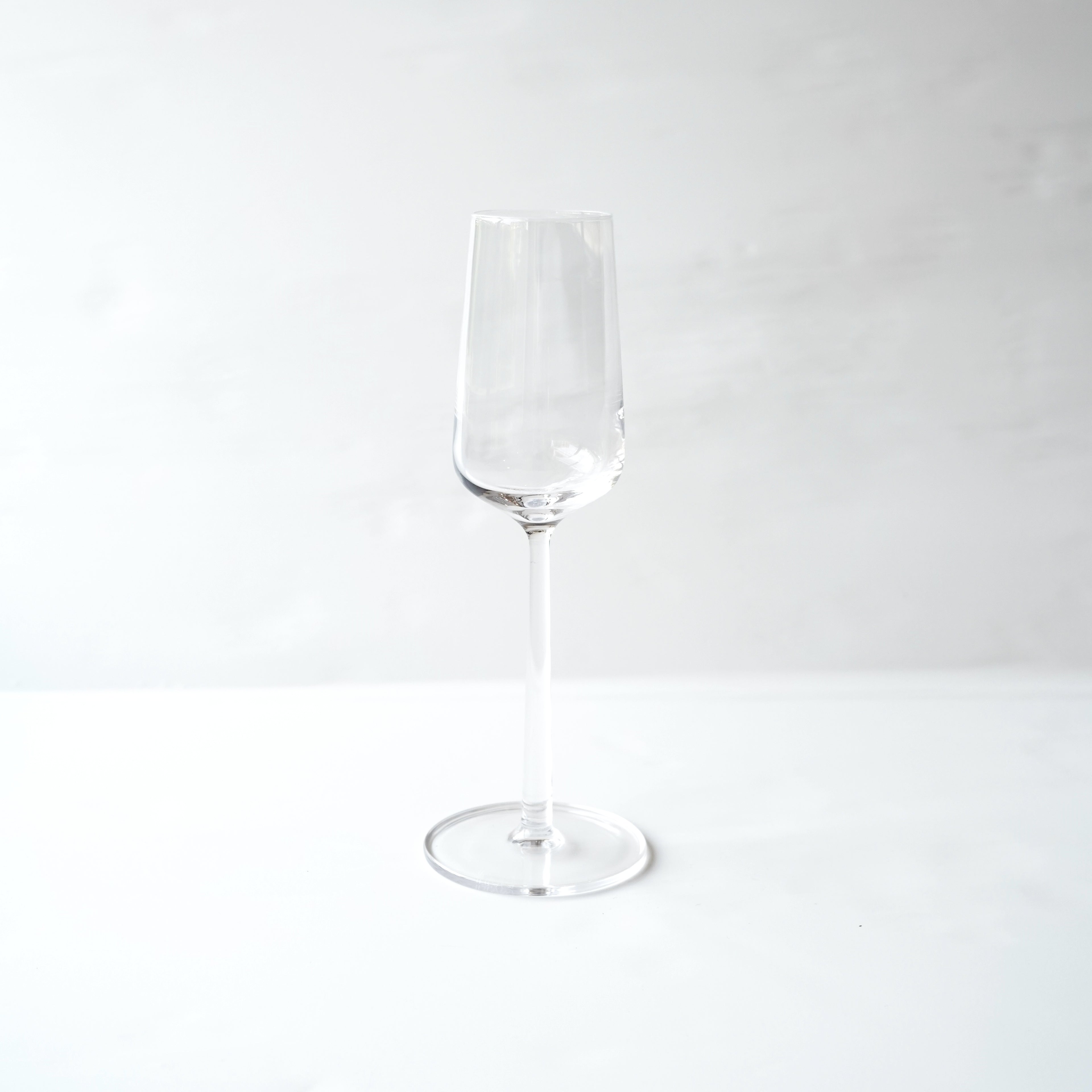 IITTALA / Essence series ワイングラス