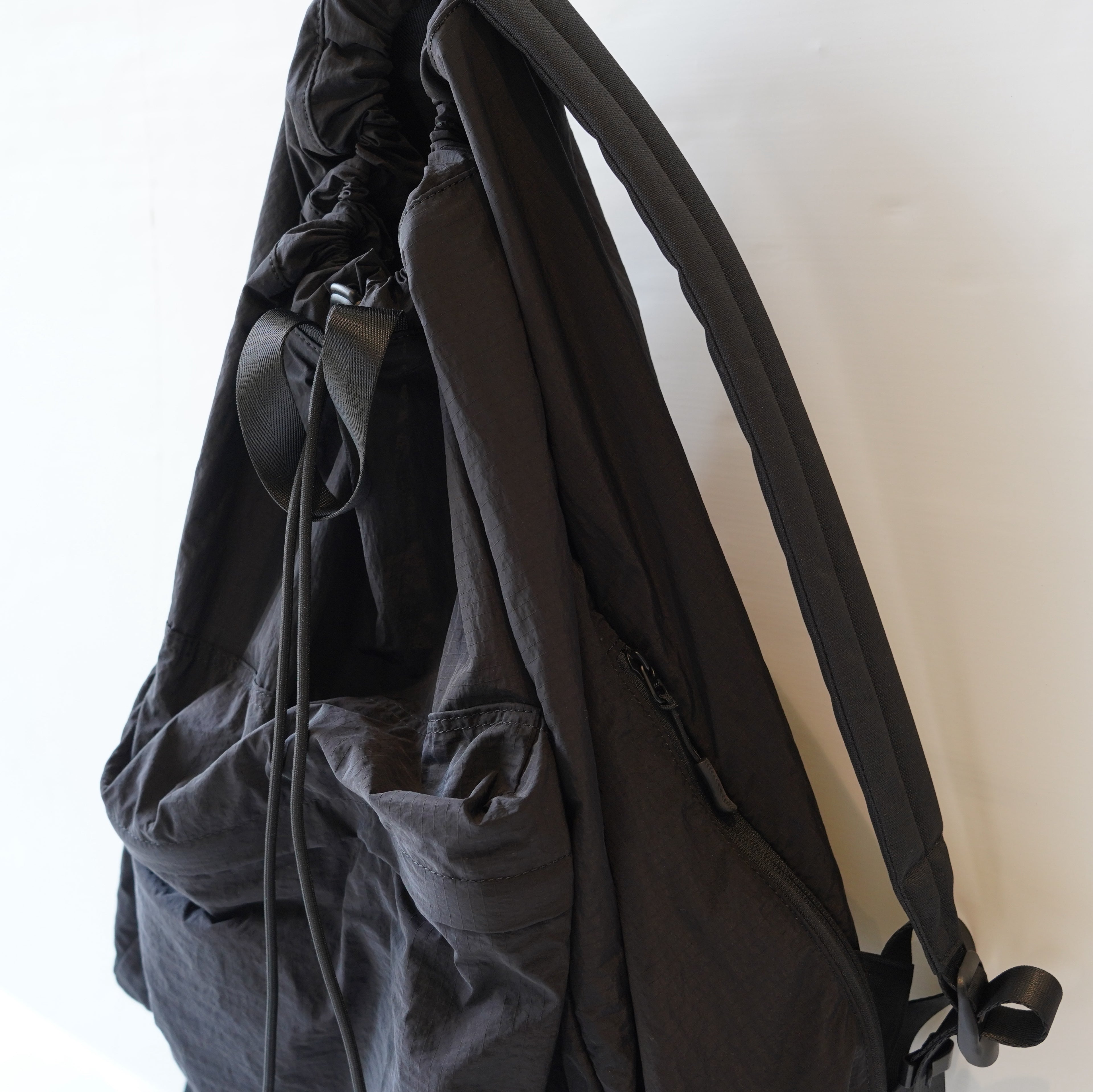 NoiR / 2WAY Light daypack