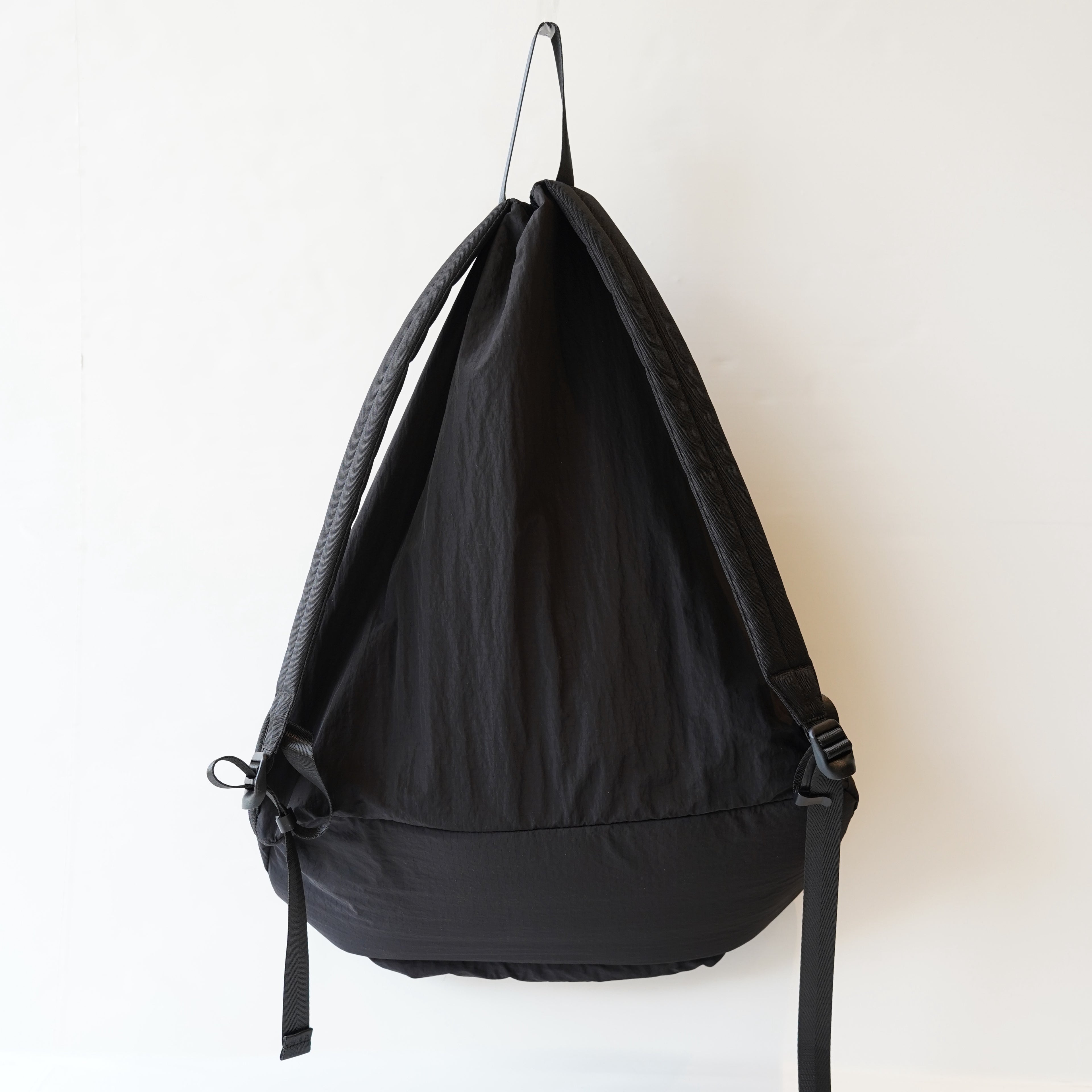 NoiR / 2WAY Light daypack