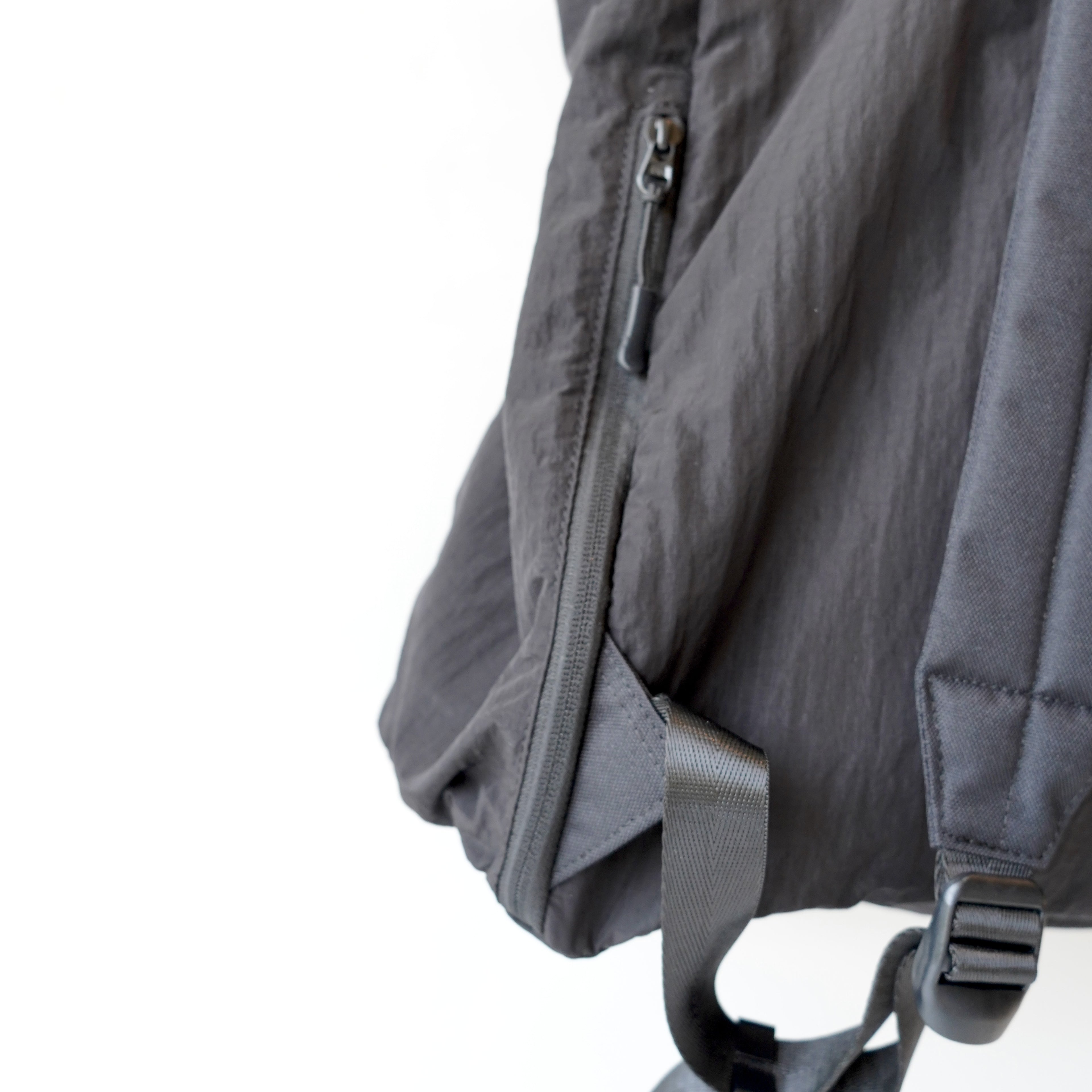 NoiR / 2WAY Light daypack