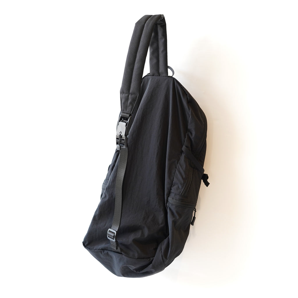 NoiR / Light sling bag
