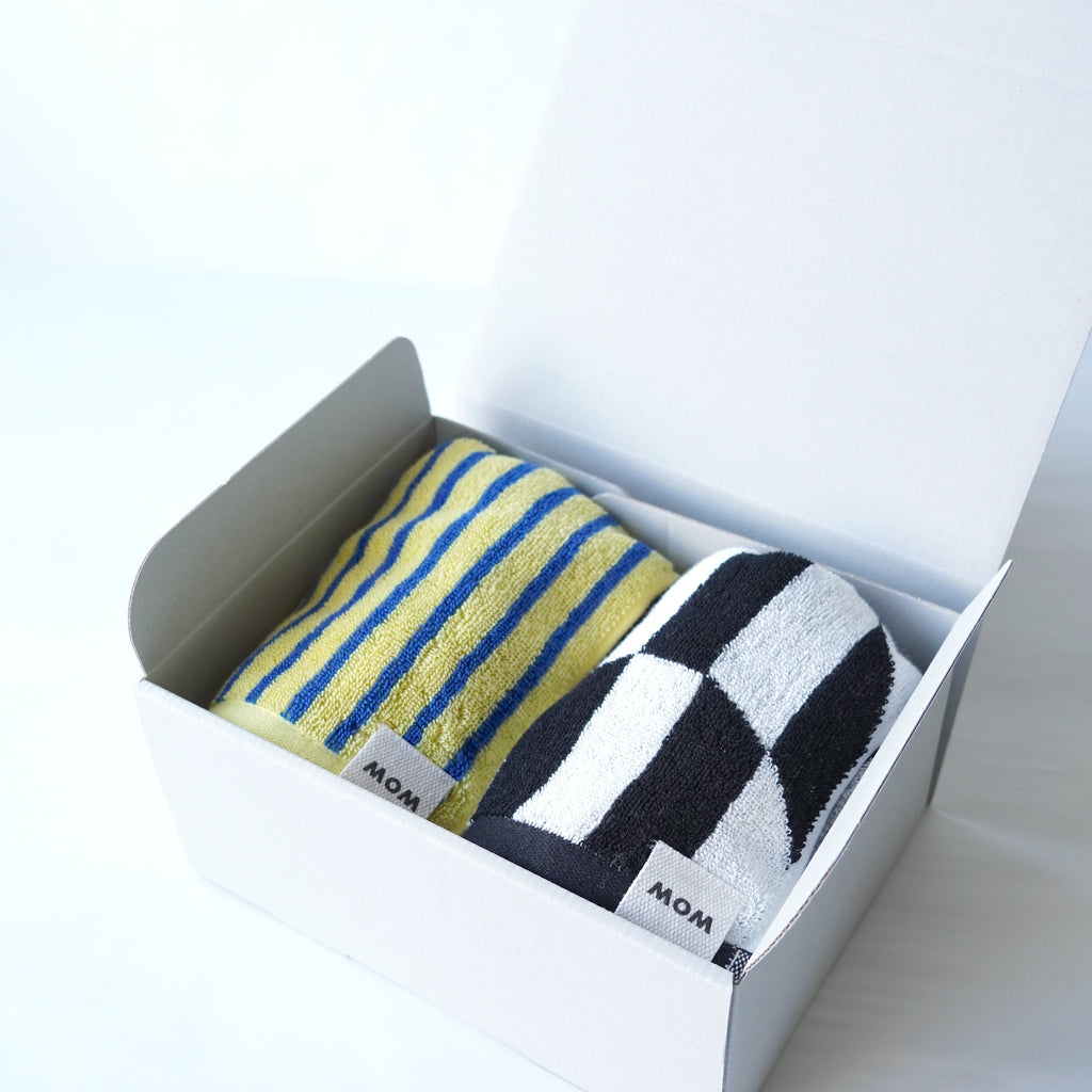 GIFT WRAPPING