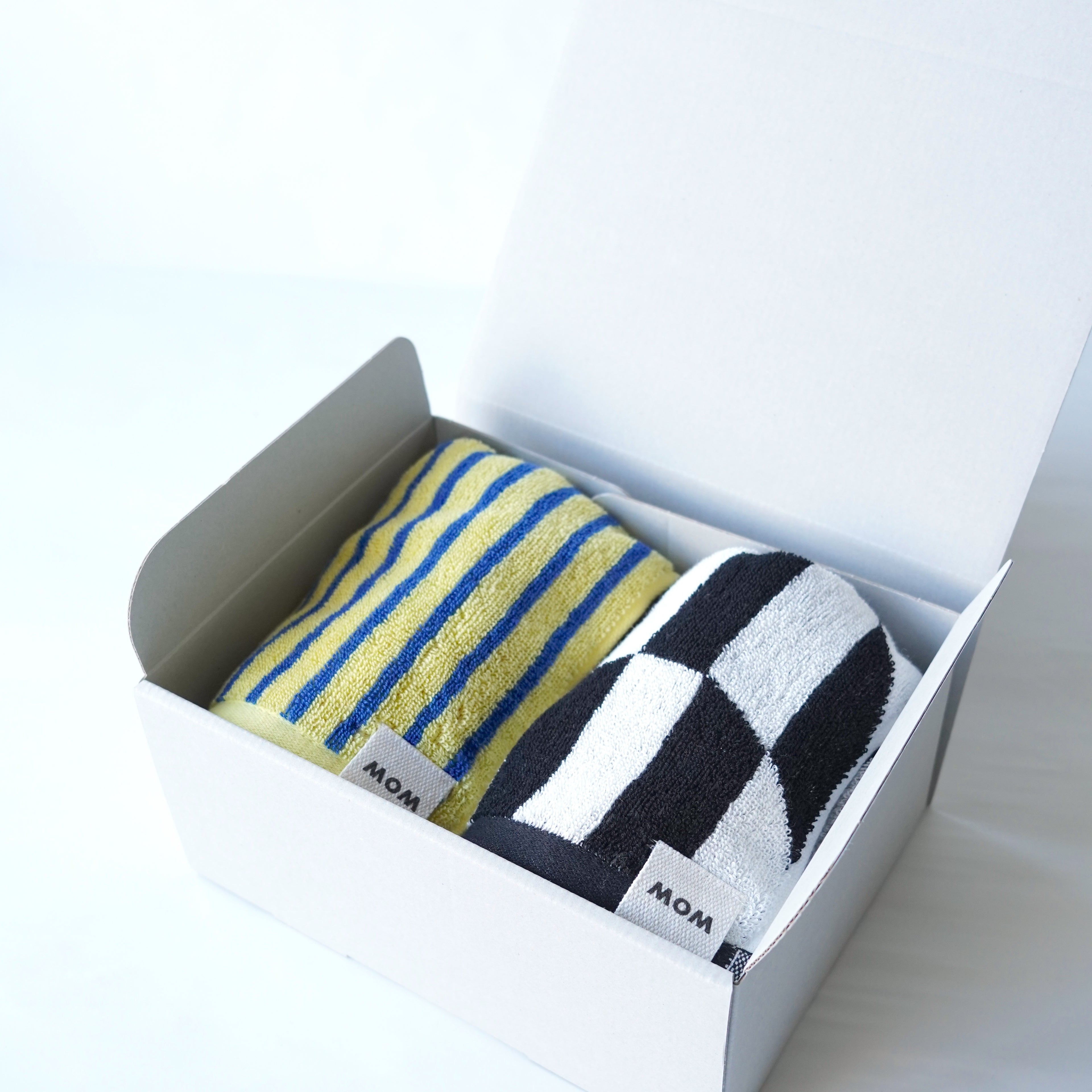 GIFT WRAPPING